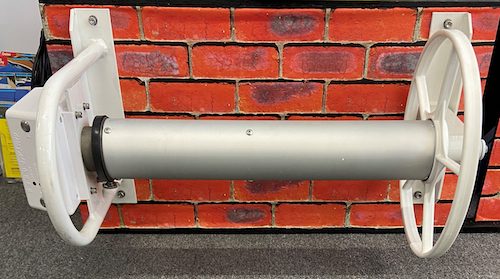 Daisy Power - Wall Mount Pool Roller