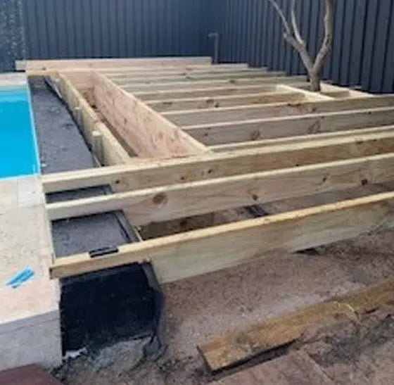 Aussie Under Cover - Powered Pool Roller